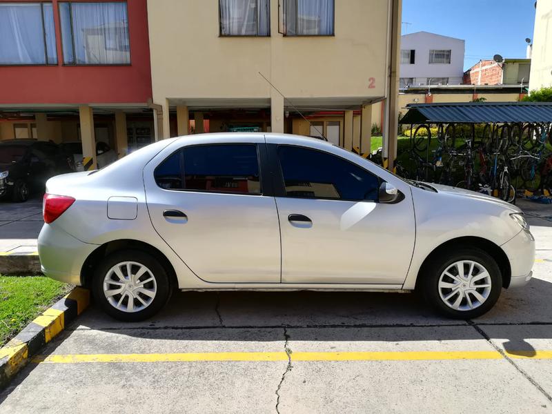 Renault Logan • 2018 • 43,000 km 6