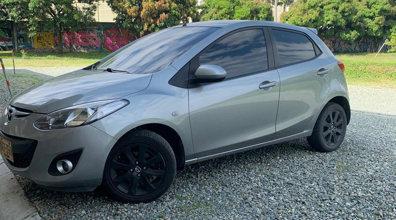 Mazda 2 • 2014 • 66,000 km 5