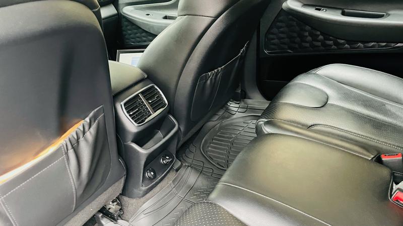 Hyundai Santa Fe • 2019 • 44,000 km 10