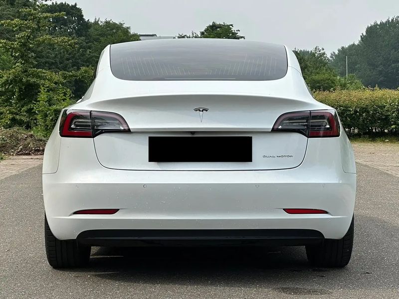 Tesla Model 3 • 2019 • 77,600 km 5