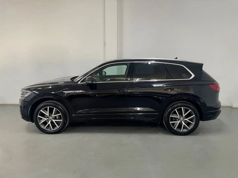 Volkswagen Touareg • 2019 • 83,000 km 4