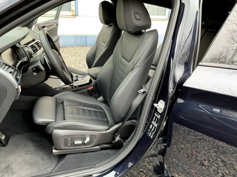 BMW X4 • 2020 • 93,400 km 12