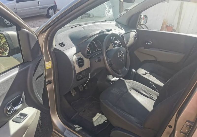 Dacia Lodgy • 2015 • 260,800 km 2