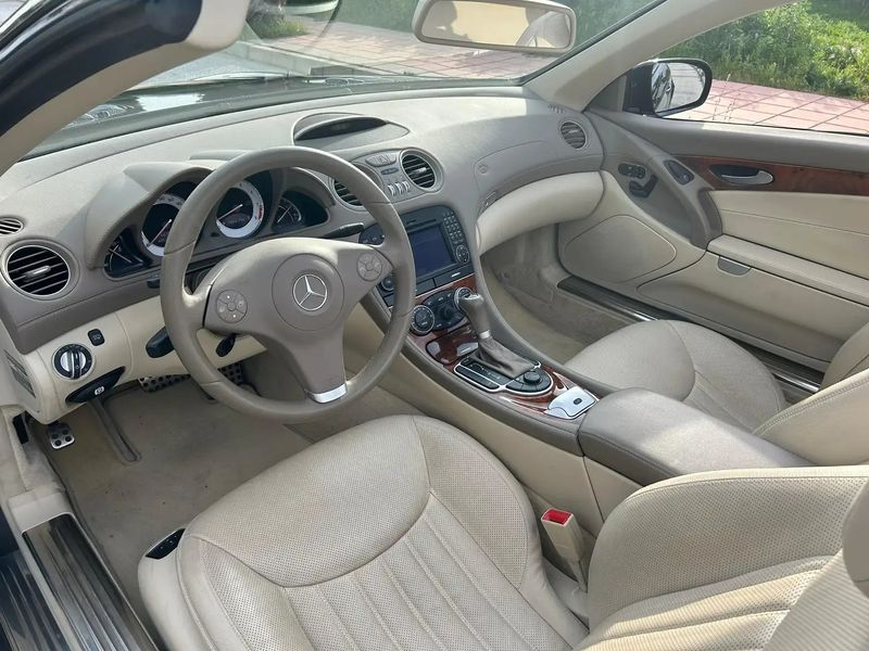 Mercedes-Benz SL-Class • 2009 • 48,000 km 7