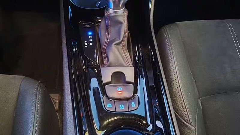 Toyota C-HR • 2022 • 63,830 km 11