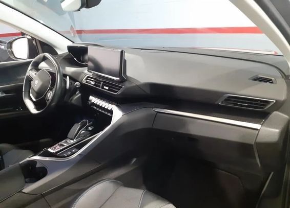 Peugeot 3008 • 2021 • 58,600 km 3