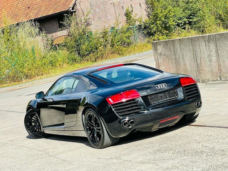 Audi R8 • 2010 • 61,000 km 1
