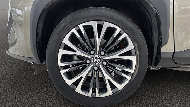 Toyota Yaris • 2022 • 49,095 km 11