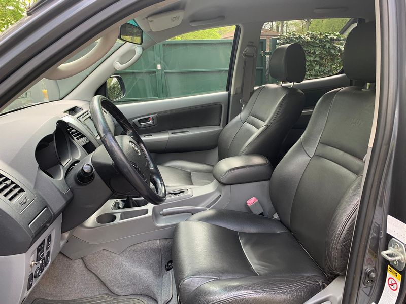 Toyota Hilux • 2011 • 171,363 km 3