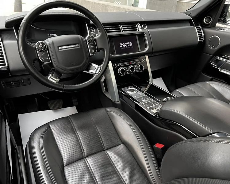 Land Rover Range Rover • 2013 • 156,000 km 2