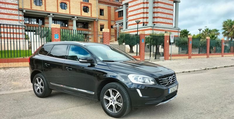 Volvo XC60 • 2014 • 218,000 km 1