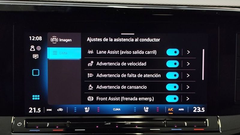 Volkswagen Multivan • 2024 • 3,979 km 14