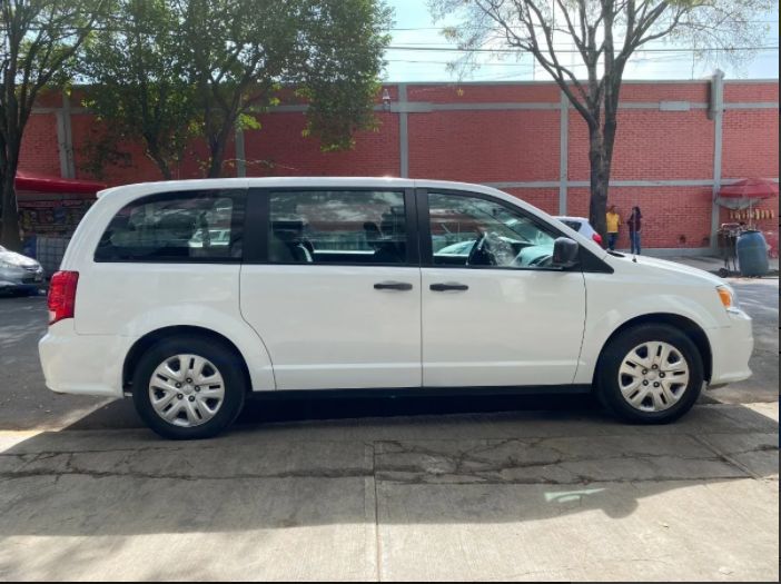 Dodge Caravan • 2019 • 95,000 km 7