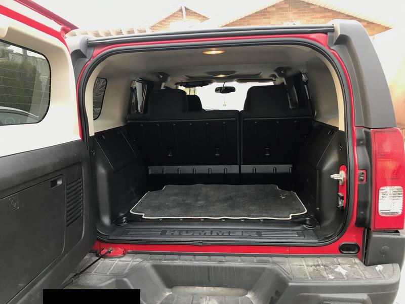 Hummer H3 • 2007 • 120,000 km 12