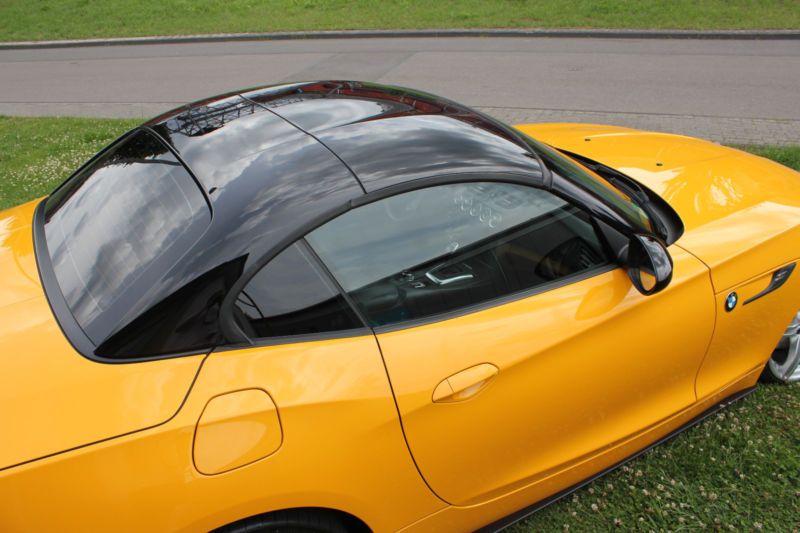 BMW Z4 • 2010 • 119,000 km 10