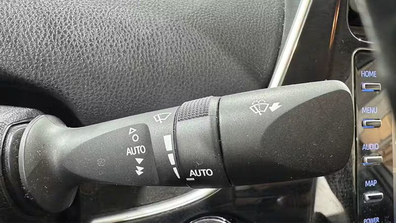 Toyota Prius • 2021 • 72,559 km 12