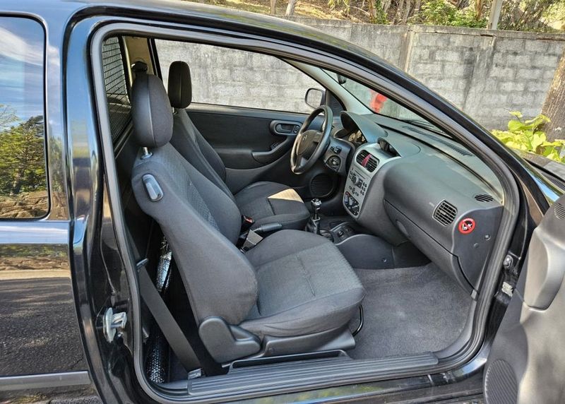 Opel Corsa • 2004 • 225,000 km 4