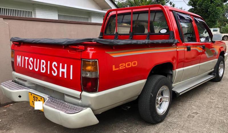 Acura RL • 1995 • 234,282 km 4