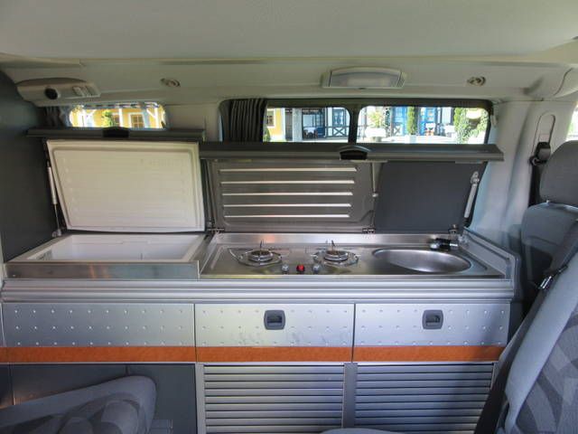Mercedes-Benz 210 Van • 2007 • 205,000 km 10