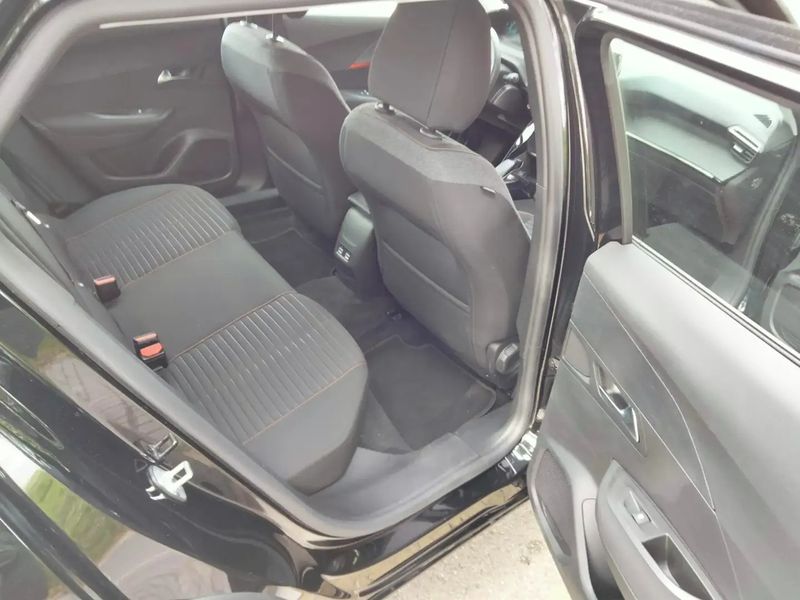 Peugeot 2008 • 2021 • 18,000 km 6