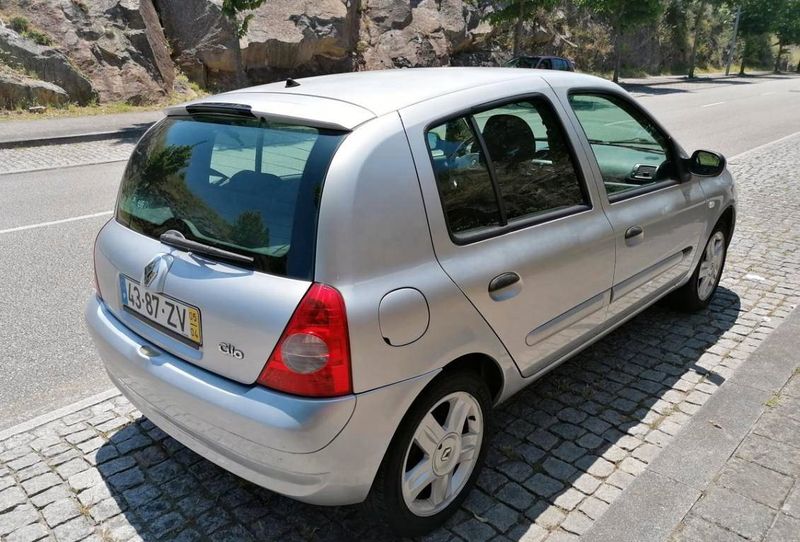 Renault Clio • 2005 • 139,999 km 6