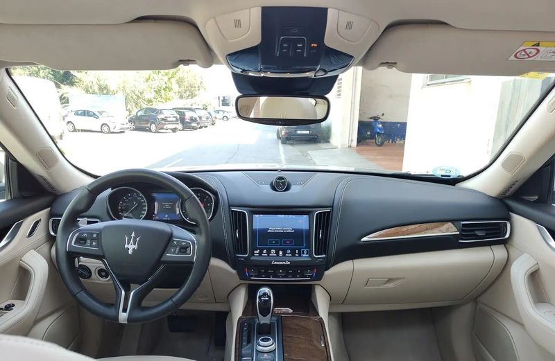 Maserati Levante • 2017 • 15,348 km 5