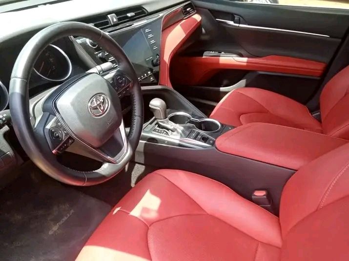 Toyota Camry • 2020 • 50,000 km 2