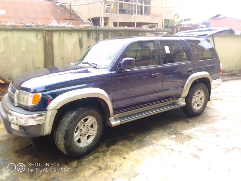Toyota 4 Runner Limited • 2002 • 145,000 km 4
