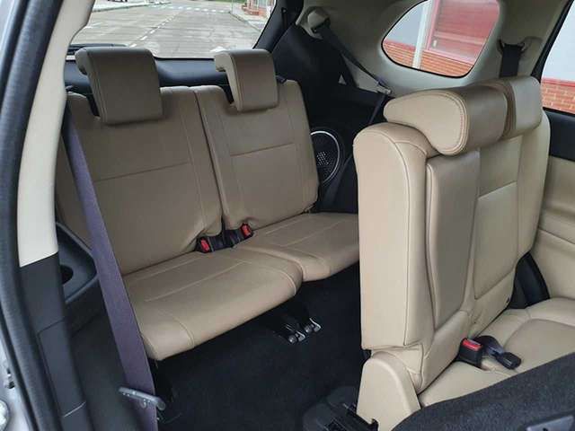 Mitsubishi Outlander • 2016 • 102,000 km 9