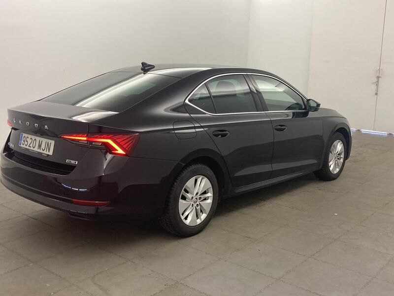 Škoda Octavia • 2023 • 78,186 km 6