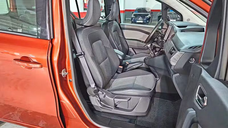 Renault Kangoo • 2021 • 28,509 km 9