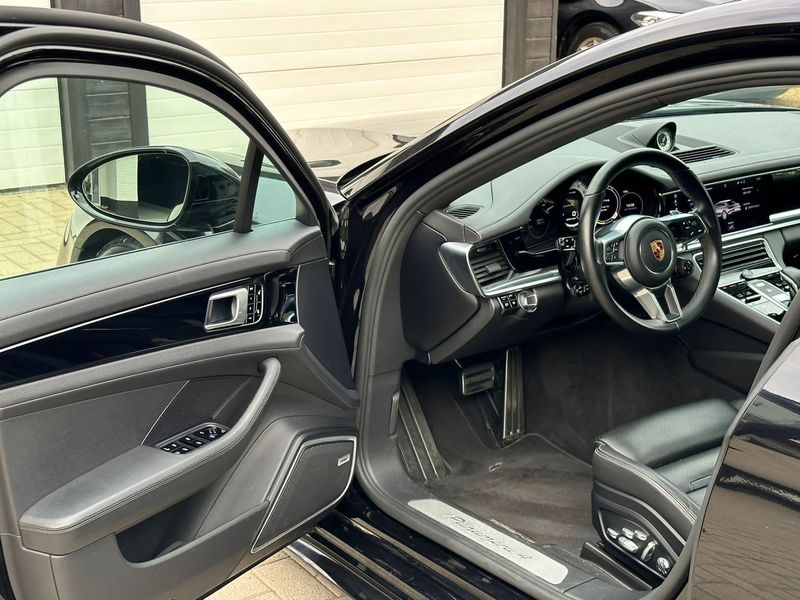 Porsche Panamera • 2018 • 221,000 km 6