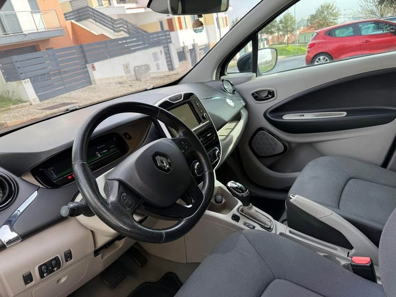 Renault Zoé • 2015 • 130,000 km 3