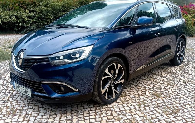 Renault Grand Scenic • 2017 • 200,000 km 1