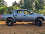 Mitsubishi L200 • 2011 • 214,000 km 2