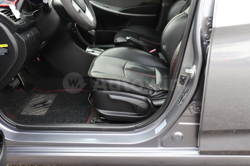 Hyundai Elantra • 2020 • 52,000 km 8