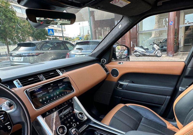 Land Rover Range Rover • 2020 • 50,000 km 2