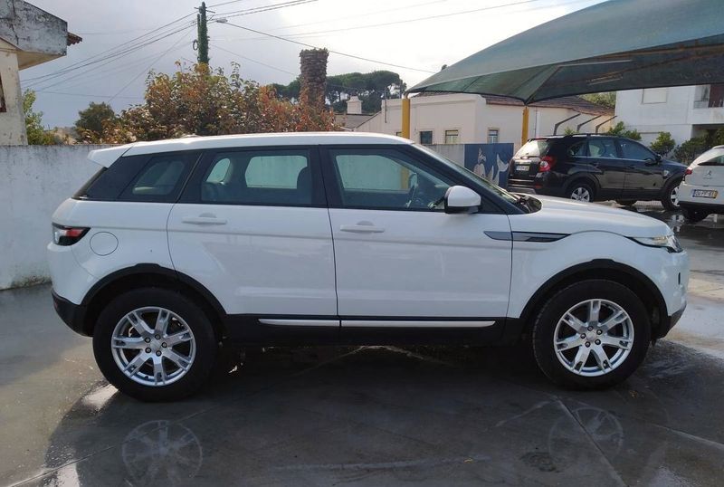 Land Rover Range Rover • 2014 • 179,999 km 2