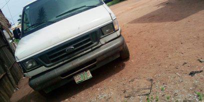 Ford 350 • 1999 • 12,000 km 2