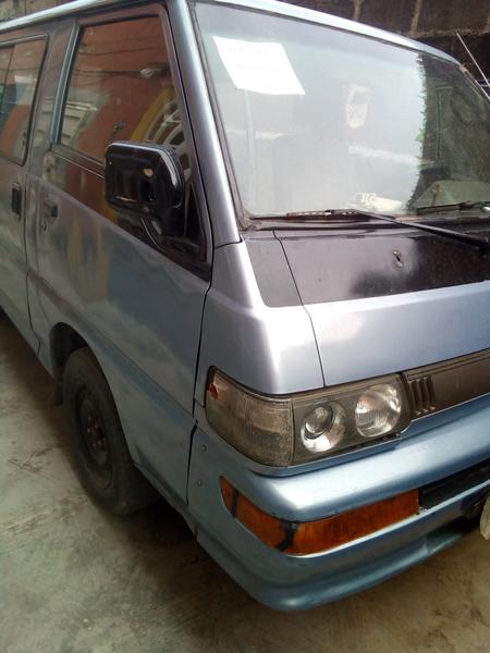 Mitsubishi  • 2012 • 2,178,183 km 2