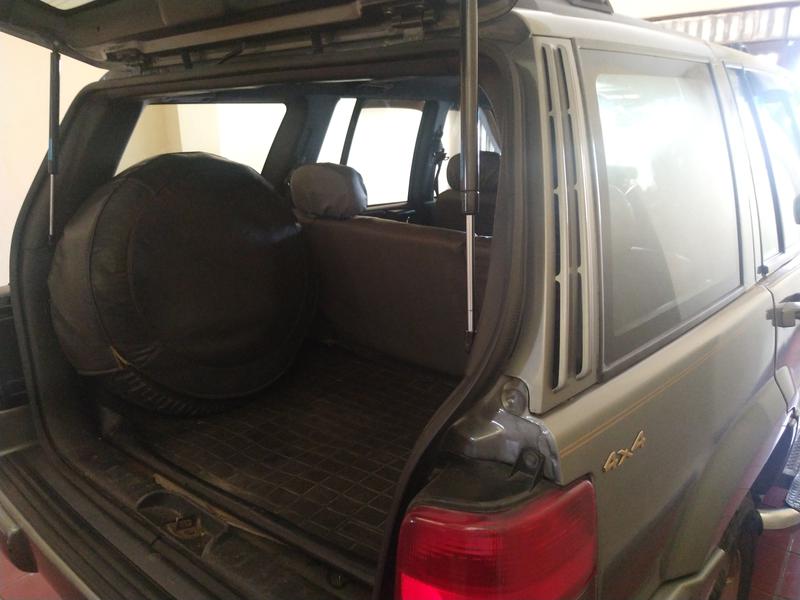 Jeep Grand Cherokee • 1998 • 386,229 km 2