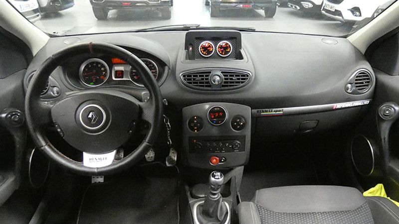 Renault Clio • 2007 • 128,145 km 2