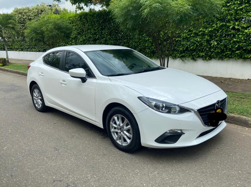 Mazda 3 • 2015 • 4,800,000 km 3