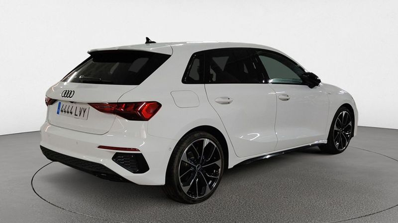 Audi A3 • 2022 • 30,214 km 9