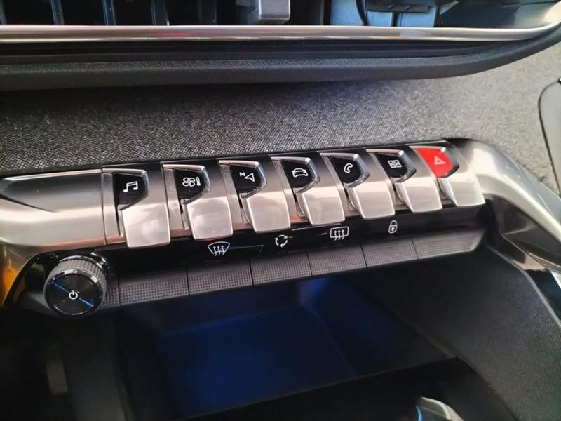 Peugeot 3008 • 2019 • 145,673 km 7