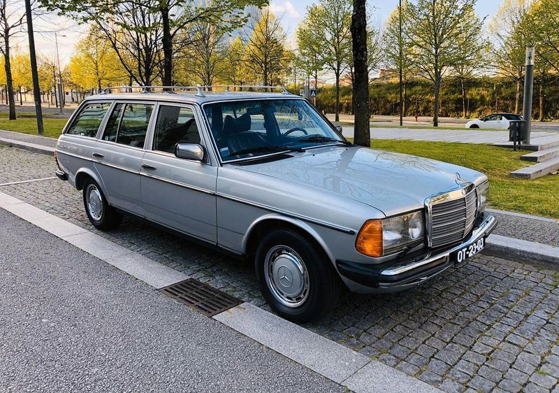 Mercedes-Benz 230 - 300 CE Coupé • 2016 • 140,000 km 1
