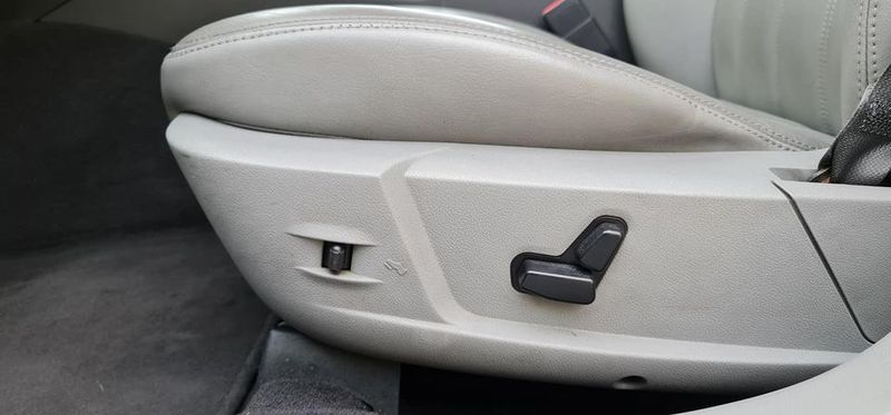 Chrysler 300 C • 2009 • 120,000 km 4