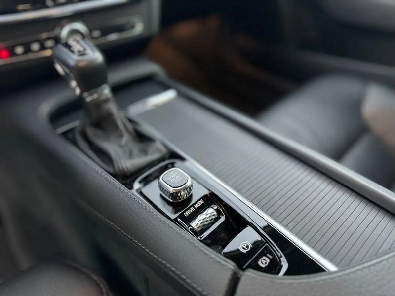 Volvo V90 • 2019 • 79,000 km 10