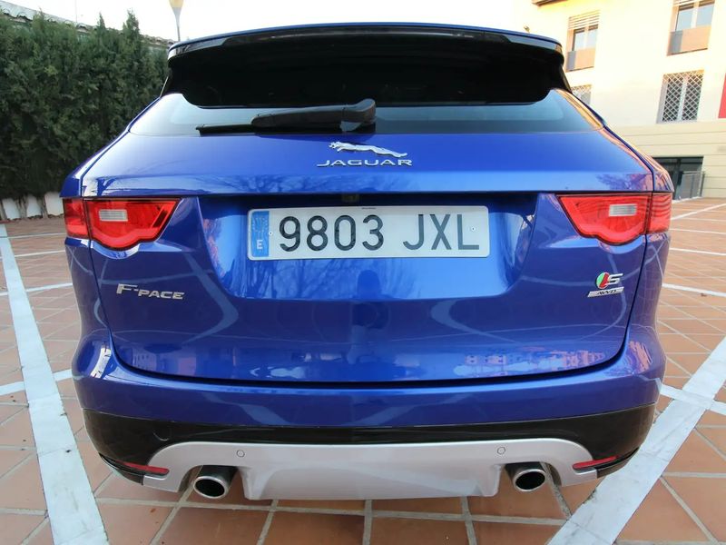 Jaguar F-Pace • 2017 • 99,000 km 9