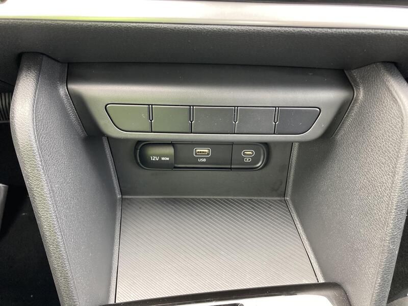 Kia Sportage • 2023 • 16,359 km 37